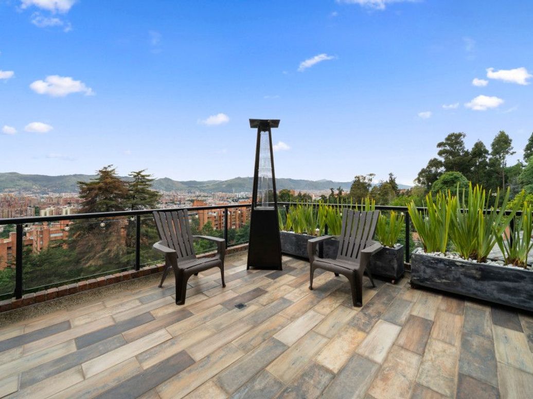 Apartamento de 5 alcobas en venta en Niza Suba, Bogotá, 415 m² · foto 5 de 19