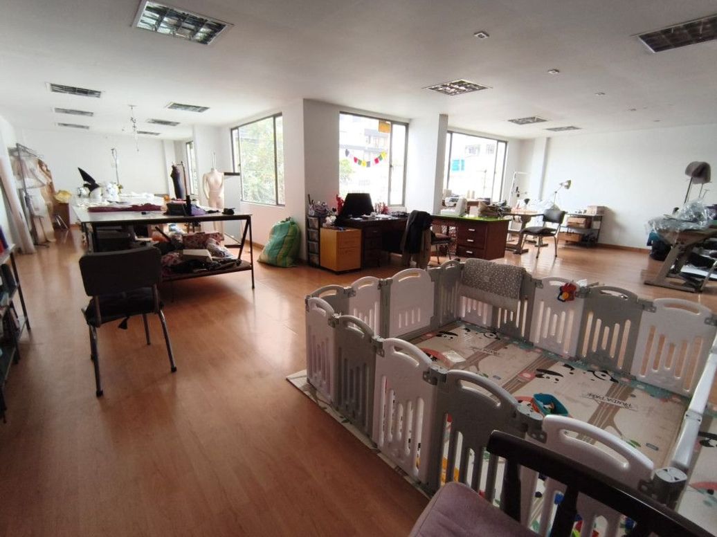 Casa de 5 alcobas en venta en Andes Norte, Bogotá, 420 m² · foto 2 de 20