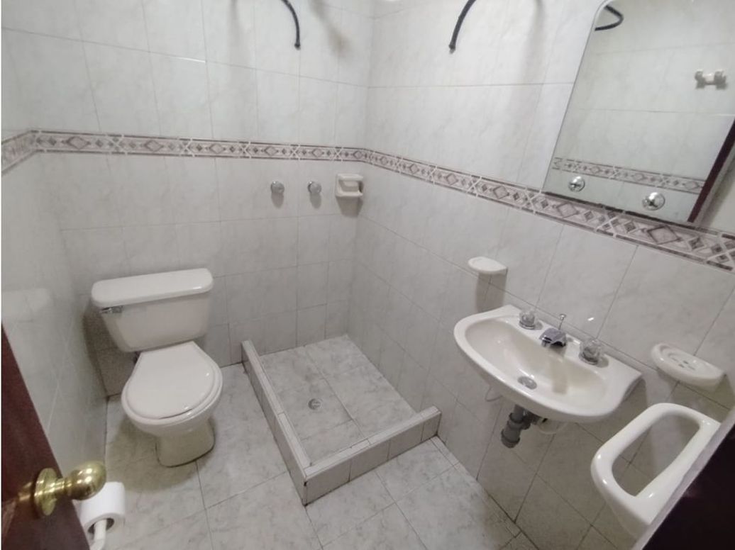 Casa de 4 alcobas en venta en Super Manzana 5, Bogotá, 220 m² · foto 9 de 13