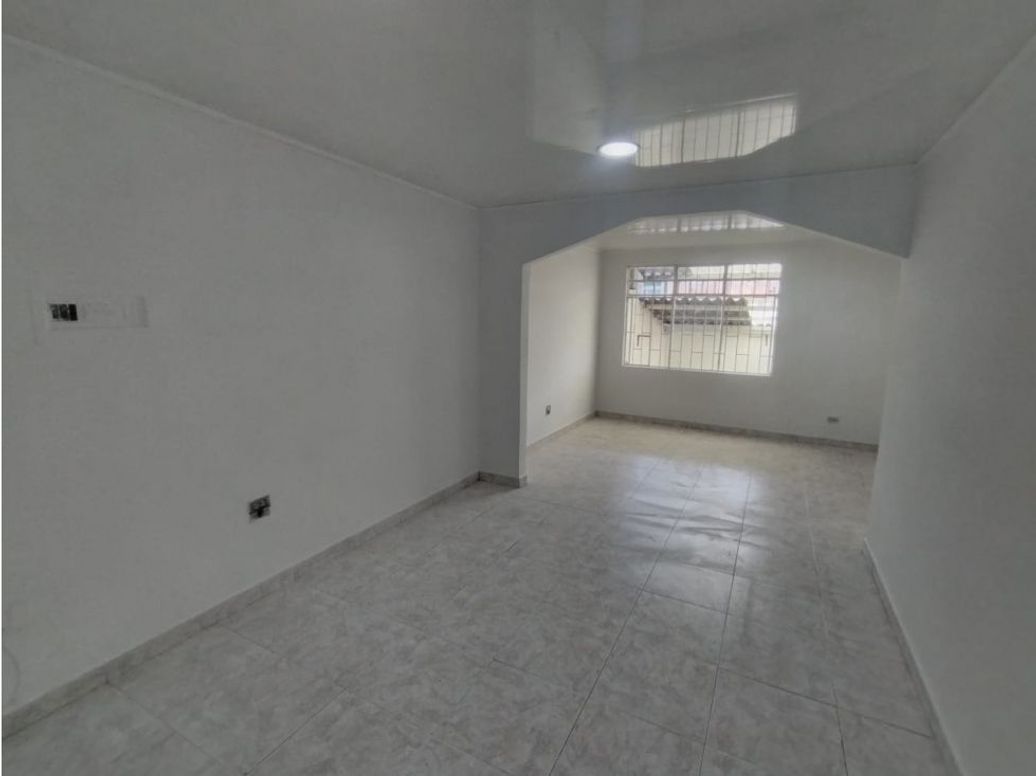Casa de 4 alcobas en venta en Super Manzana 5, Bogotá, 220 m² · foto 11 de 13