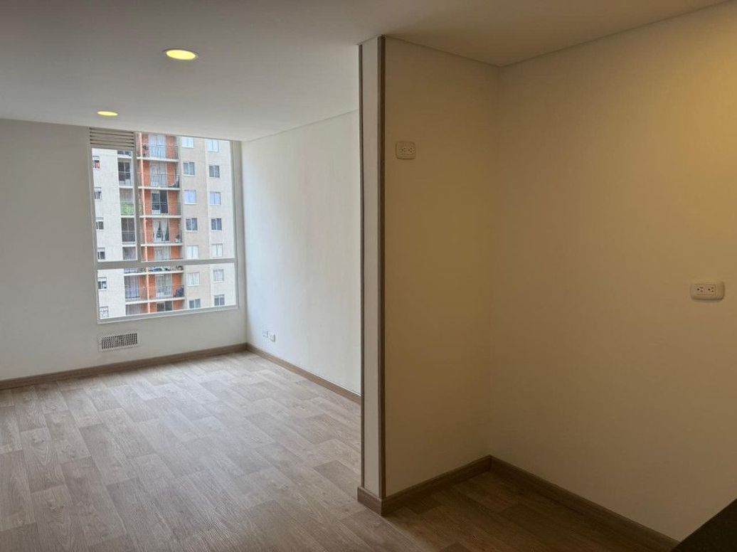 Apartamento de 2 alcobas en venta en El Tintal, Bogotá, 38 m² · foto 2 de 20