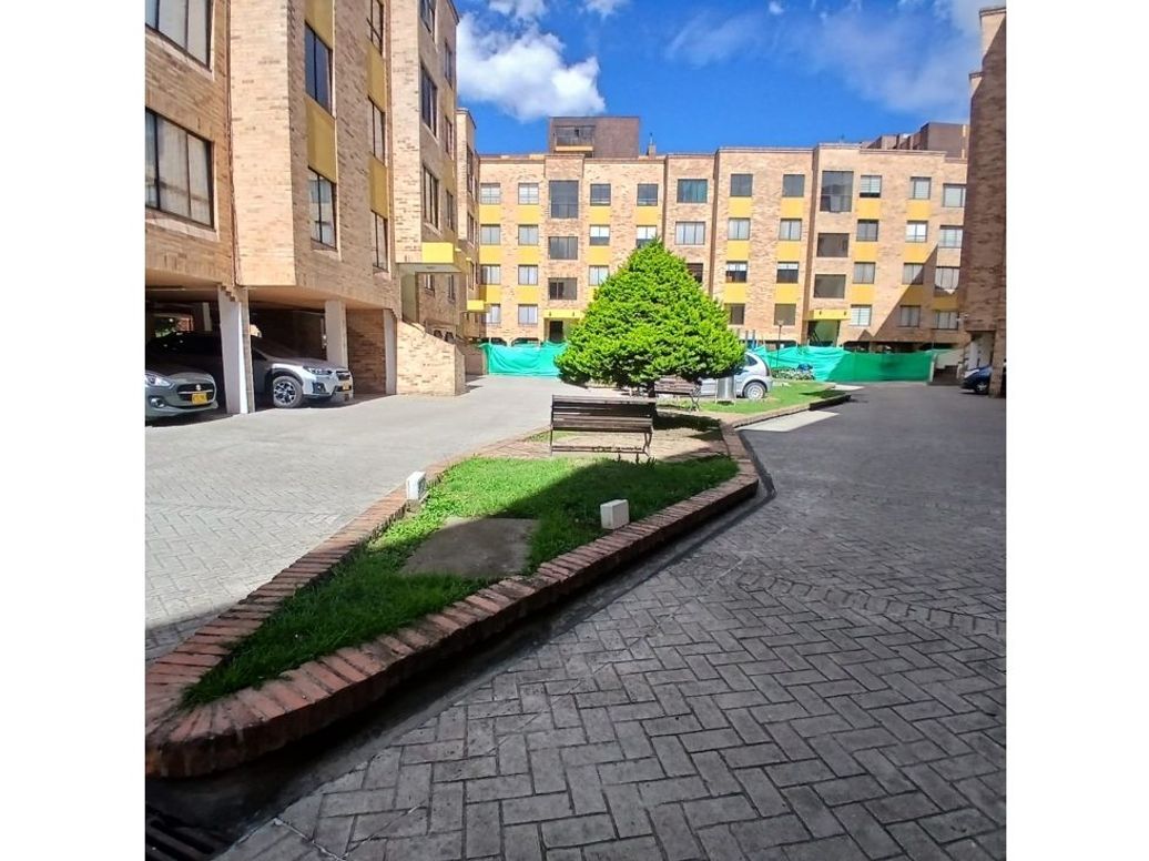 Apartamento de 3 alcobas en venta en Teusaquillo, Bogotá, 67 m² · foto 2 de 20