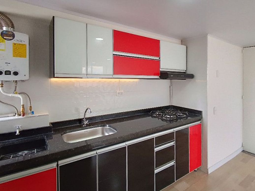 Apartamento de 3 alcobas en venta en La Libertad, Bogotá, 48 m² · foto 2 de 11