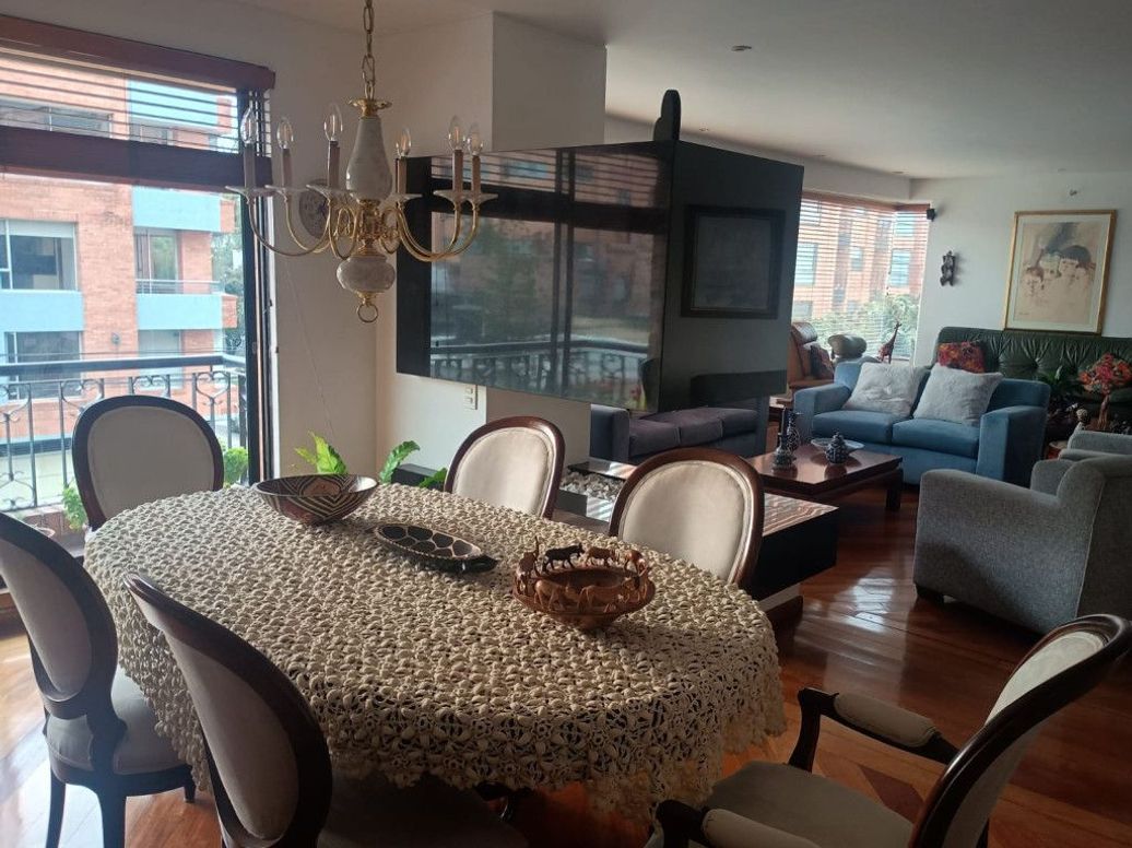 Apartamento de 3 alcobas en venta en Santa Bibiana, Bogotá, 185 m² · foto 2 de 20