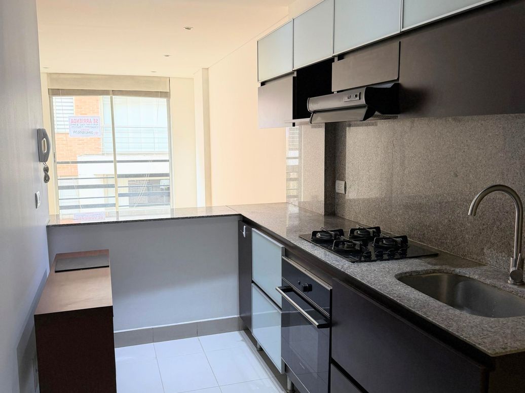 Apartamento de 1 alcoba en arriendo en Los Cedros, Bogotá, 57 m² · foto 2 de 12