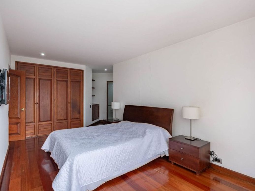 Apartamento de 5 alcobas en venta en San Patricio, Bogotá, 378 m² · foto 14 de 20