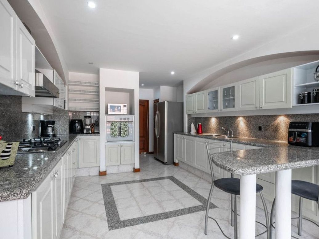Apartamento de 5 alcobas en venta en San Patricio, Bogotá, 378 m² · foto 13 de 20