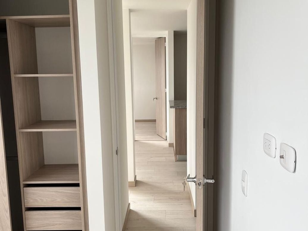 Apartamento de 2 alcobas en venta en Industrial Centenario, Bogotá, 42 m² · foto 7 de 11