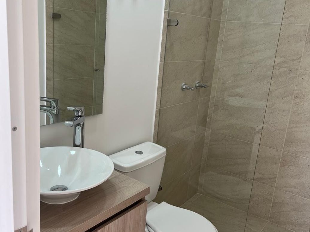 Apartamento de 2 alcobas en venta en Industrial Centenario, Bogotá, 42 m² · foto 8 de 11