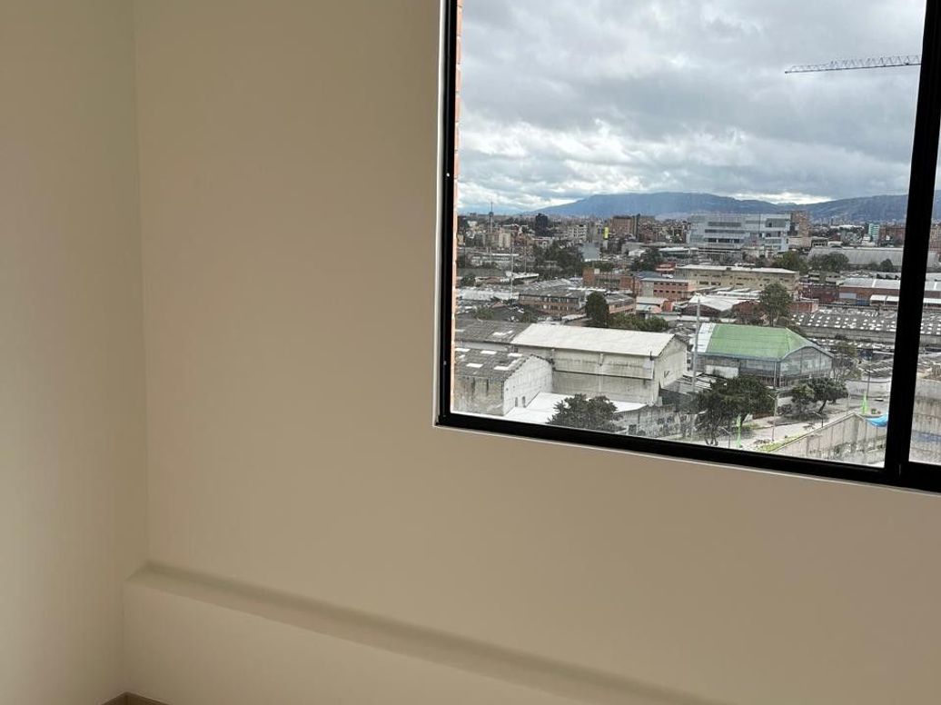 Apartamento de 2 alcobas en venta en Industrial Centenario, Bogotá, 42 m² · foto 3 de 11