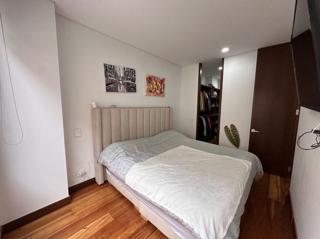 Apartamento de 1 alcoba en venta en Santa Ana Occidental, Bogotá, 54 m² · foto 13 de 17