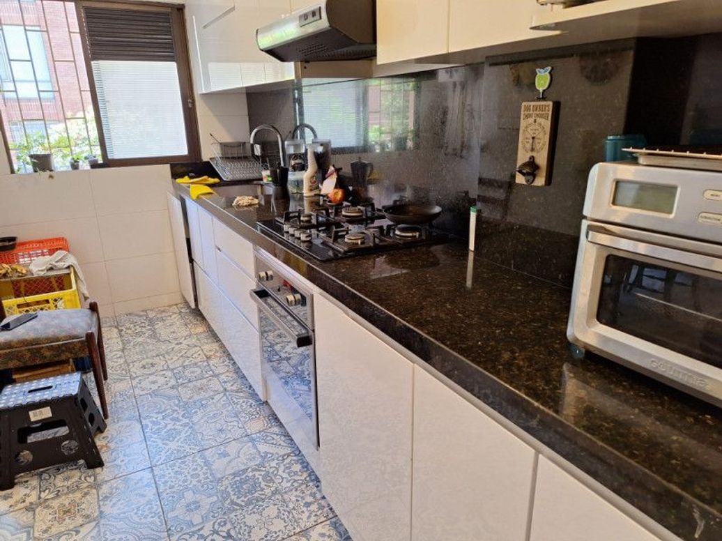 Apartamento de 3 alcobas en venta en Santa Barbara Occidental, Bogotá, 110 m² · foto 15 de 19