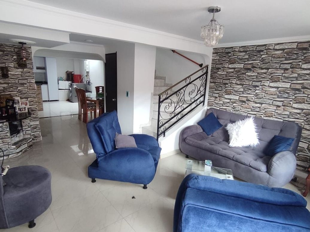 Casa de 3 alcobas en venta en El Rincón De Los Angeles, Bogotá, 110 m² · foto 2 de 8