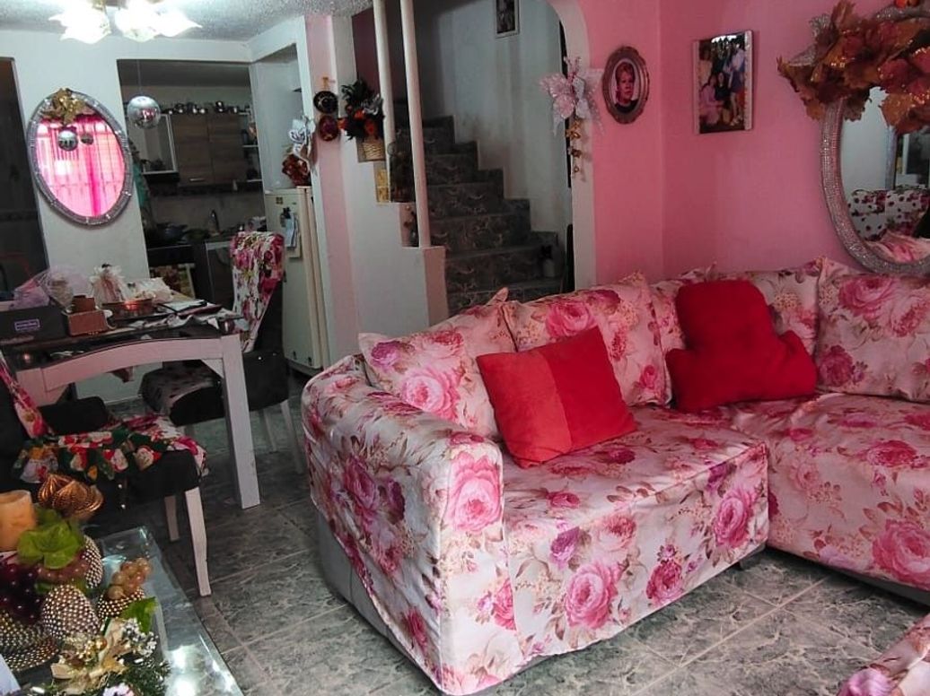 Casa de 3 alcobas en venta en Calandaima, Bogotá, 68 m² · foto 2 de 9