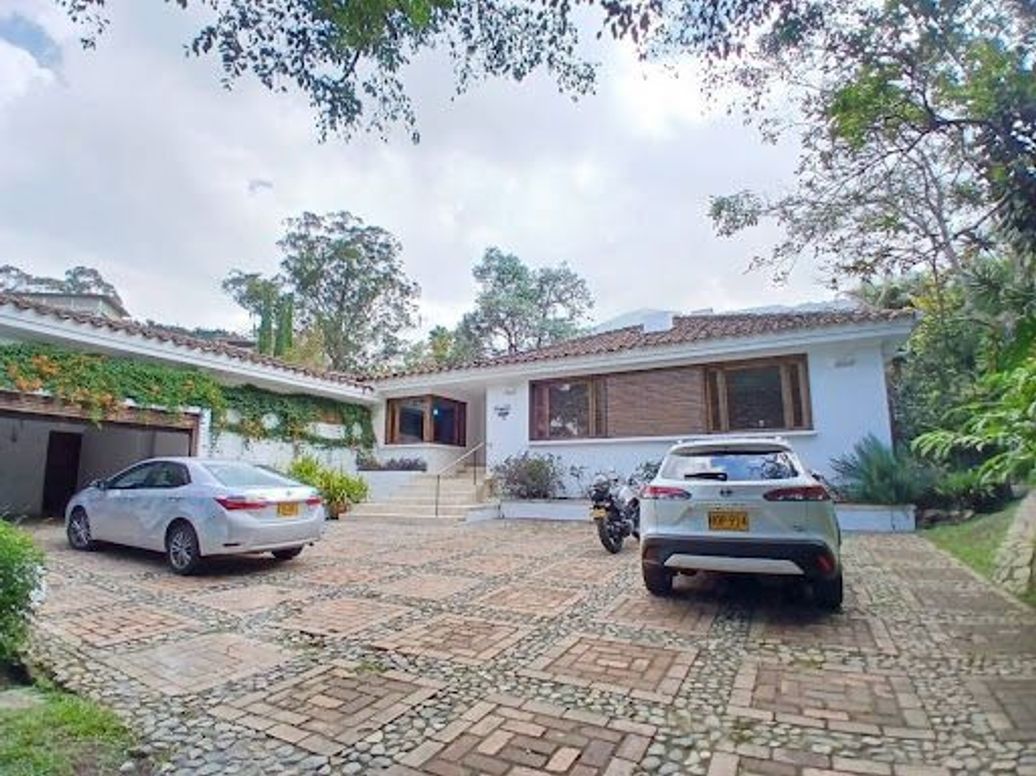 ARRIENDO de CASA en LOS BALSOS, Medellín en Los Balsos 1