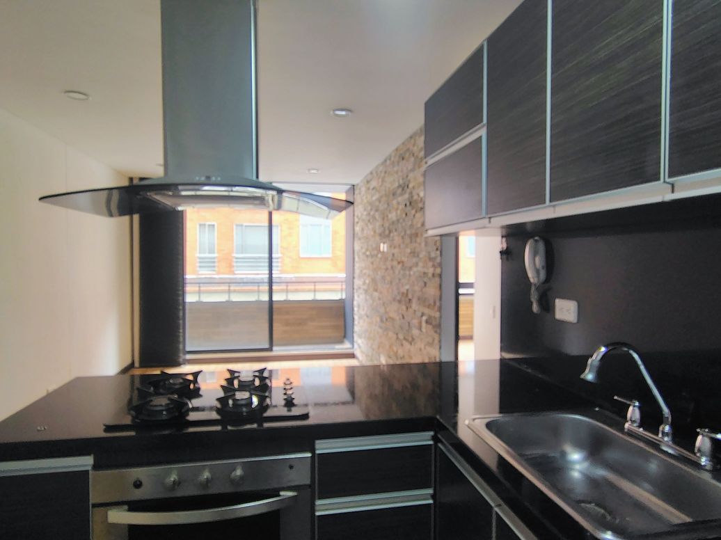 Apartamento de 2 alcobas en venta en Acacias Usaquen, Bogotá, 55 m² · foto 2 de 15