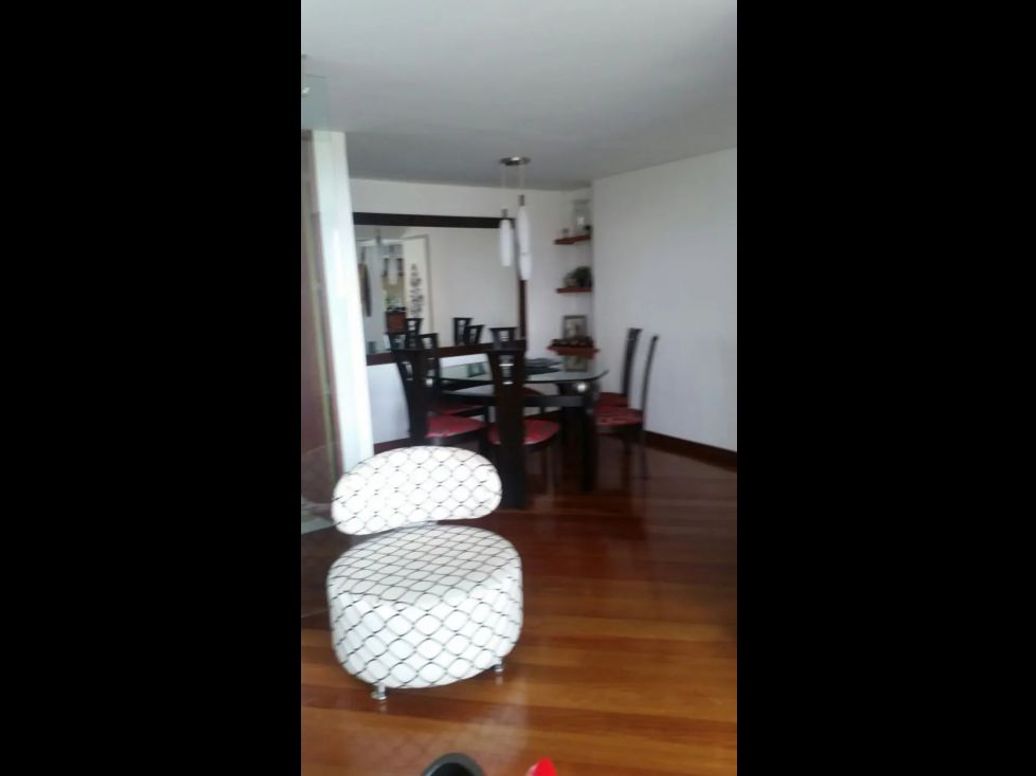 Apartamento de 3 alcobas en venta en Mazurén, Bogotá, 182 m² · foto 6 de 20