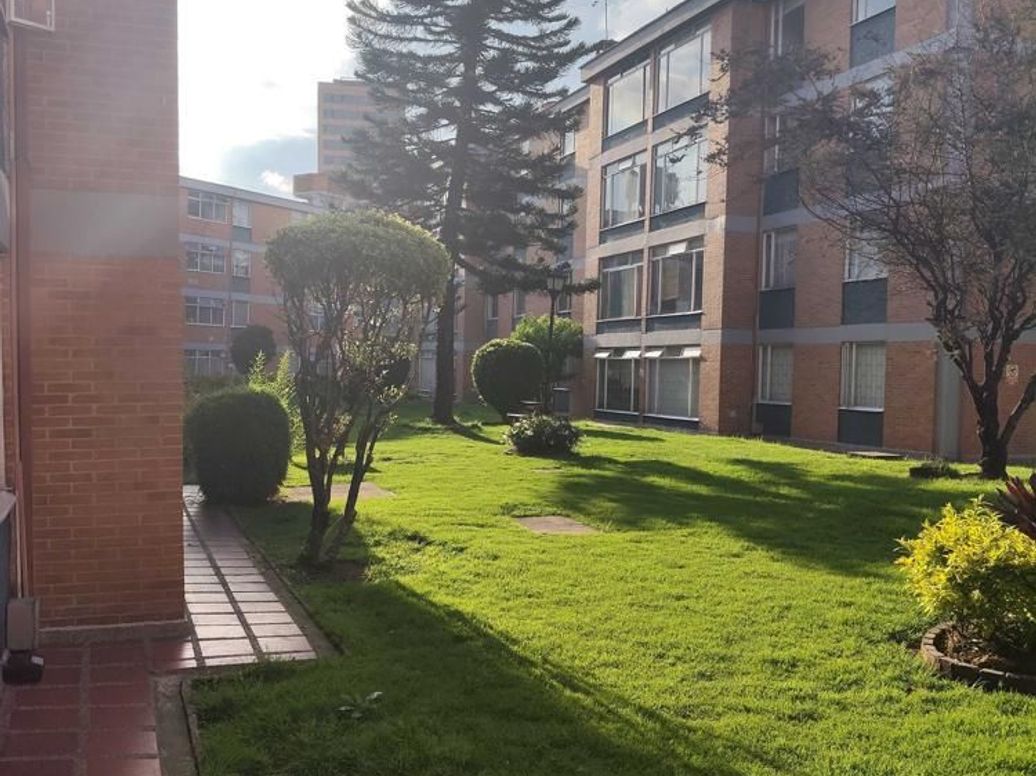 Apartamento de 4 alcobas en venta en La Castellana, Bogotá, 104 m² · foto 3 de 20