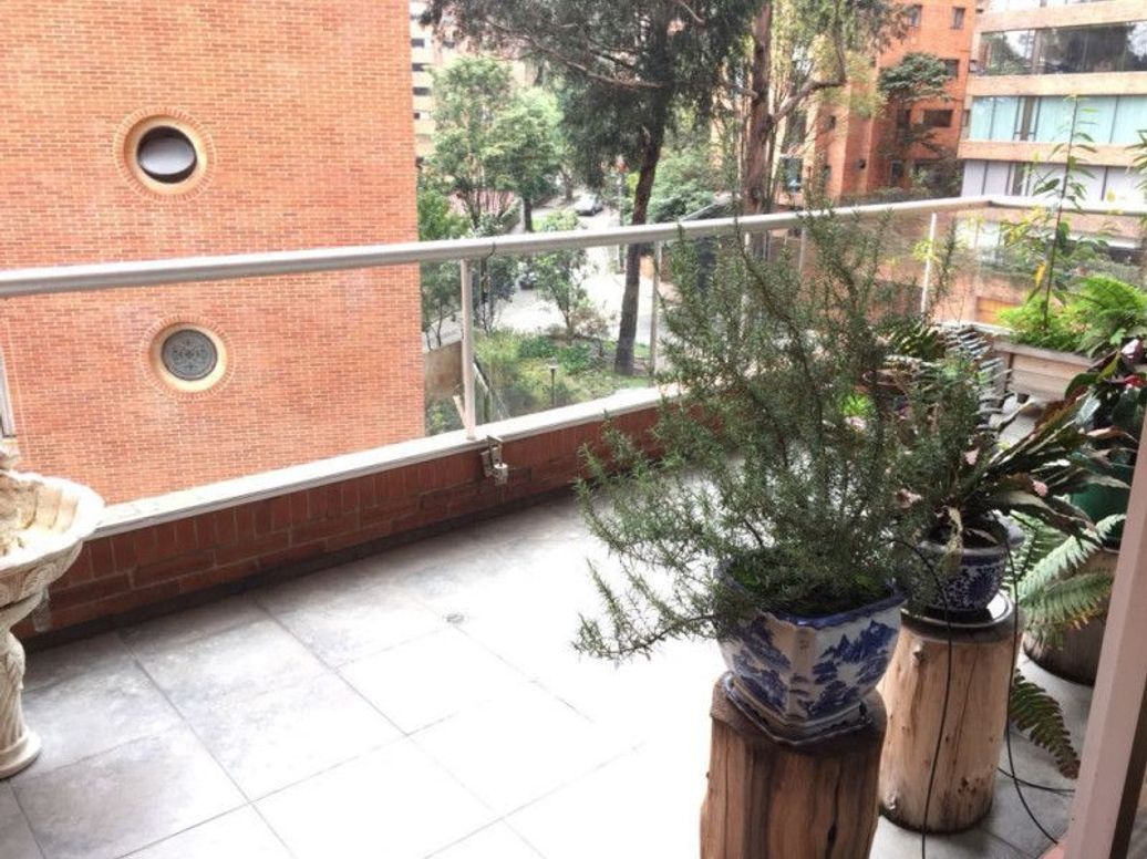 Apartamento de 4 alcobas en venta en Los Rosales, Bogotá, 469 m² · foto 3 de 11