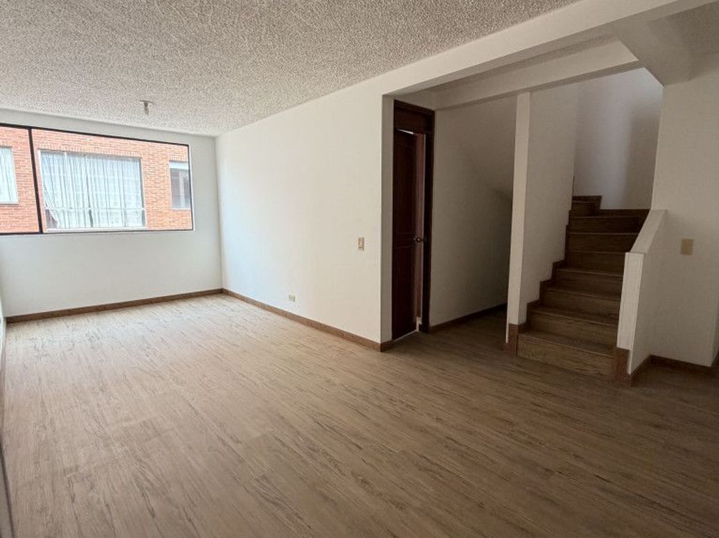 Apartamento de 4 alcobas en venta en Victoria Norte, Bogotá, 92 m² · foto 3 de 19