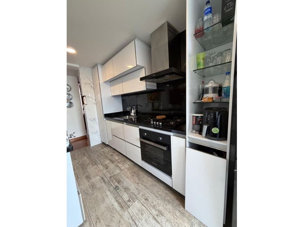 Apartamento de 3 alcobas en venta en Quinta Paredes, Bogotá, 91 m² · foto 3 de 14