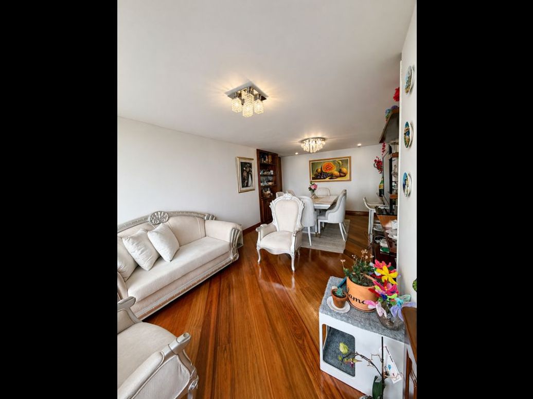 Apartamento de 3 alcobas en venta en Quinta Paredes, Bogotá, 91 m² · foto 2 de 14