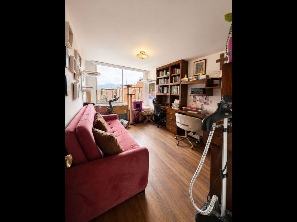 Apartamento de 3 alcobas en venta en Quinta Paredes, Bogotá, 91 m² · foto 8 de 14
