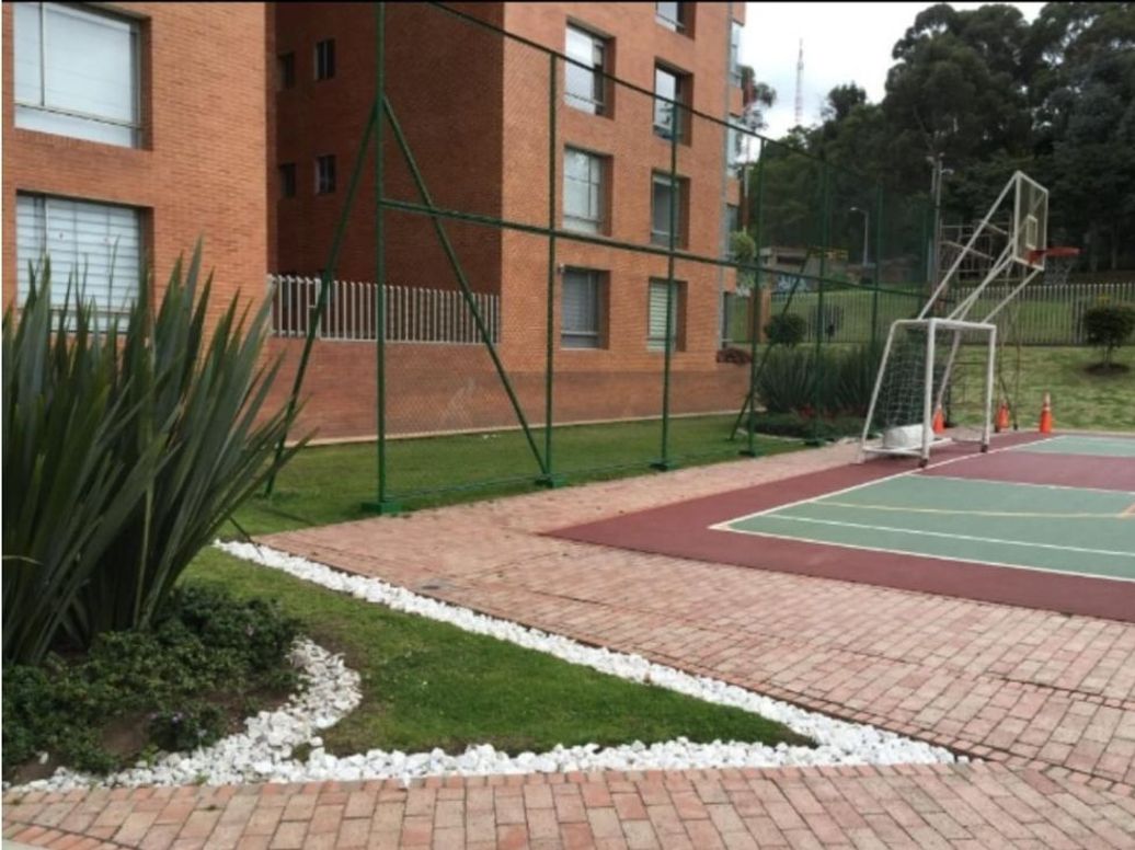 Apartamento de 3 alcobas en venta en El Plan, Bogotá, 172 m² · foto 2 de 8