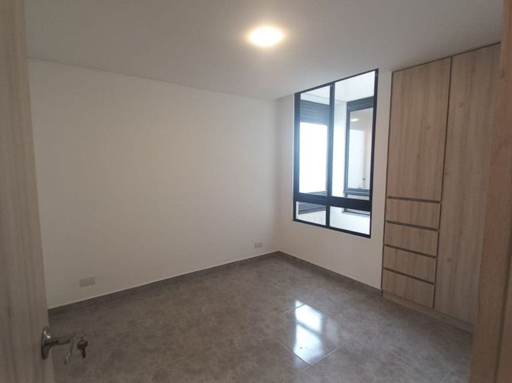 Apartamento de 3 alcobas en venta en El Tejar, Bogotá, 86 m² · foto 2 de 14