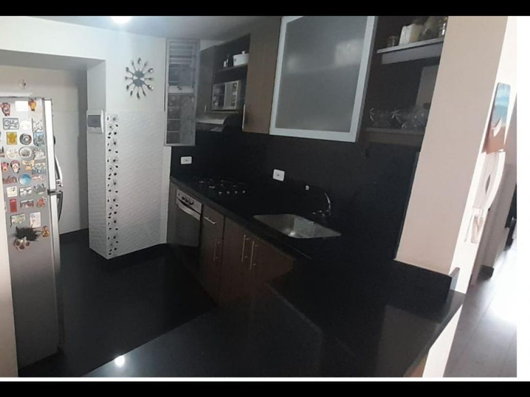 Apartamento de 3 alcobas en venta en Castilla, Bogotá, 86 m² · foto 5 de 14