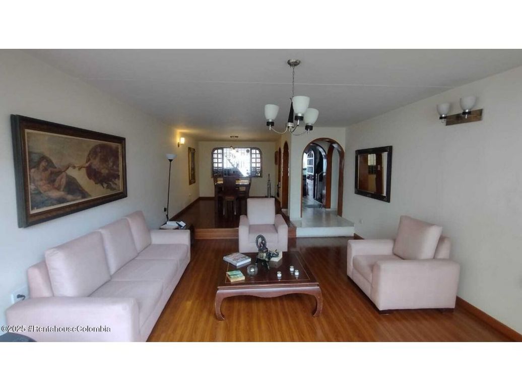 Casa de 3 alcobas en venta en El Batán, Bogotá, 240 m² · foto 4 de 20