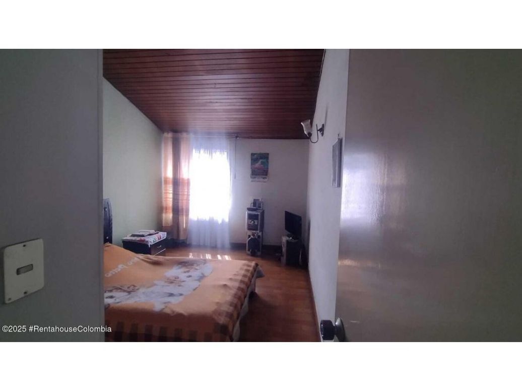Casa de 5 alcobas en venta en Bosque De Modelia, Bogotá, 239 m² · foto 18 de 20