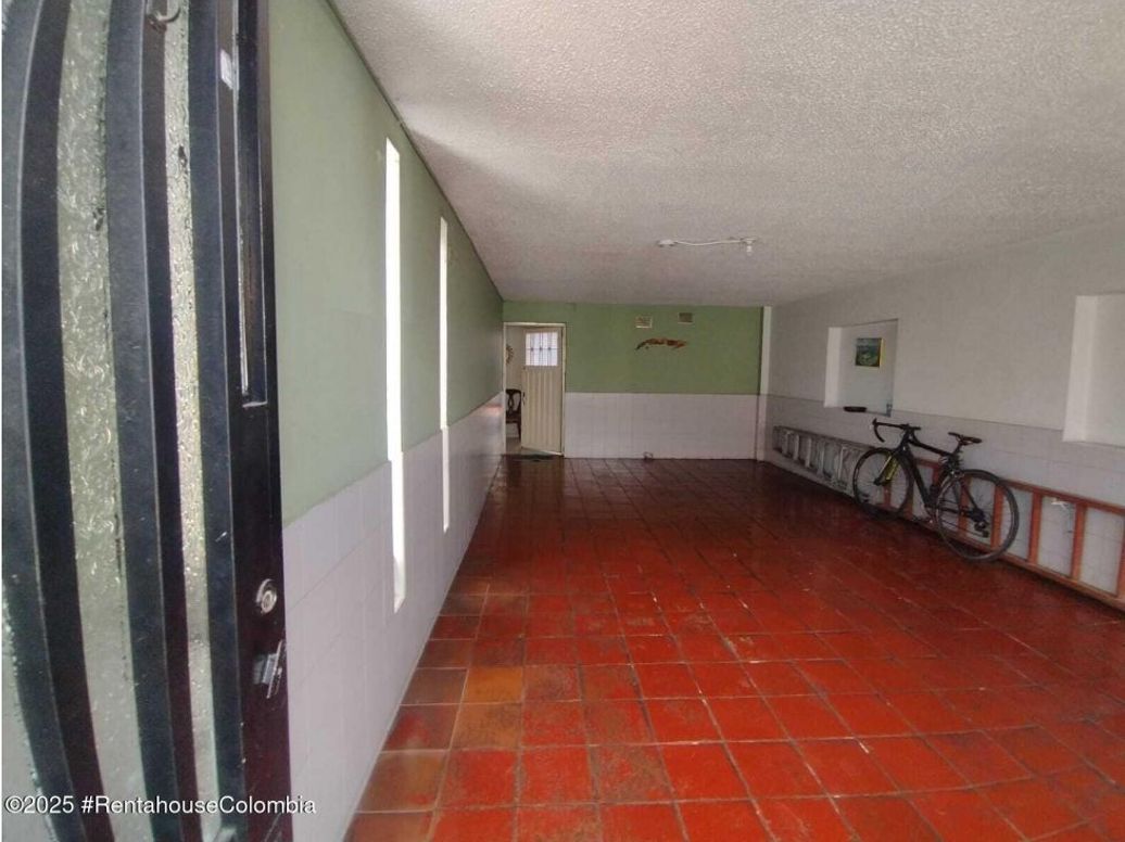 Casa de 5 alcobas en venta en Bosque De Modelia, Bogotá, 239 m² · foto 2 de 20