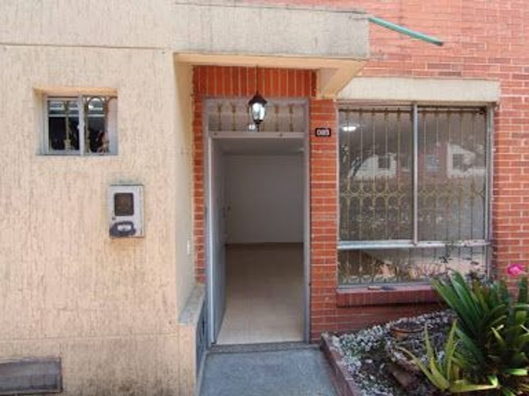 Casa de 4 alcobas en venta en El Pinar, Bogotá, 83 m² · foto 3 de 20