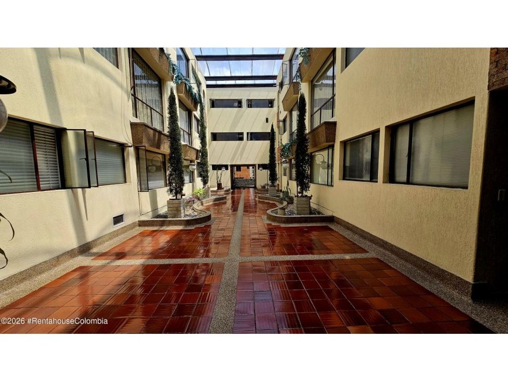 Apartamento de 2 alcobas en venta en Los Cedros, Bogotá, 70 m² · foto 2 de 18