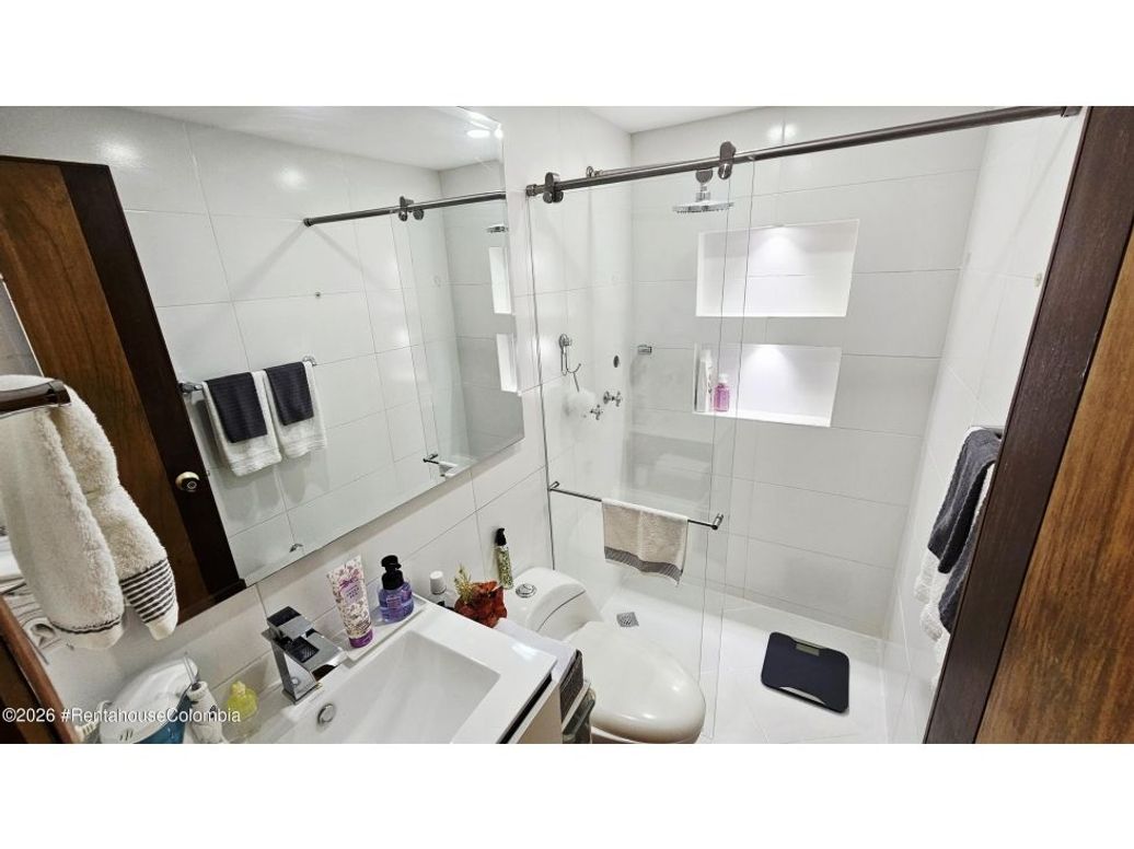 Apartamento de 2 alcobas en venta en Los Cedros, Bogotá, 70 m² · foto 14 de 18