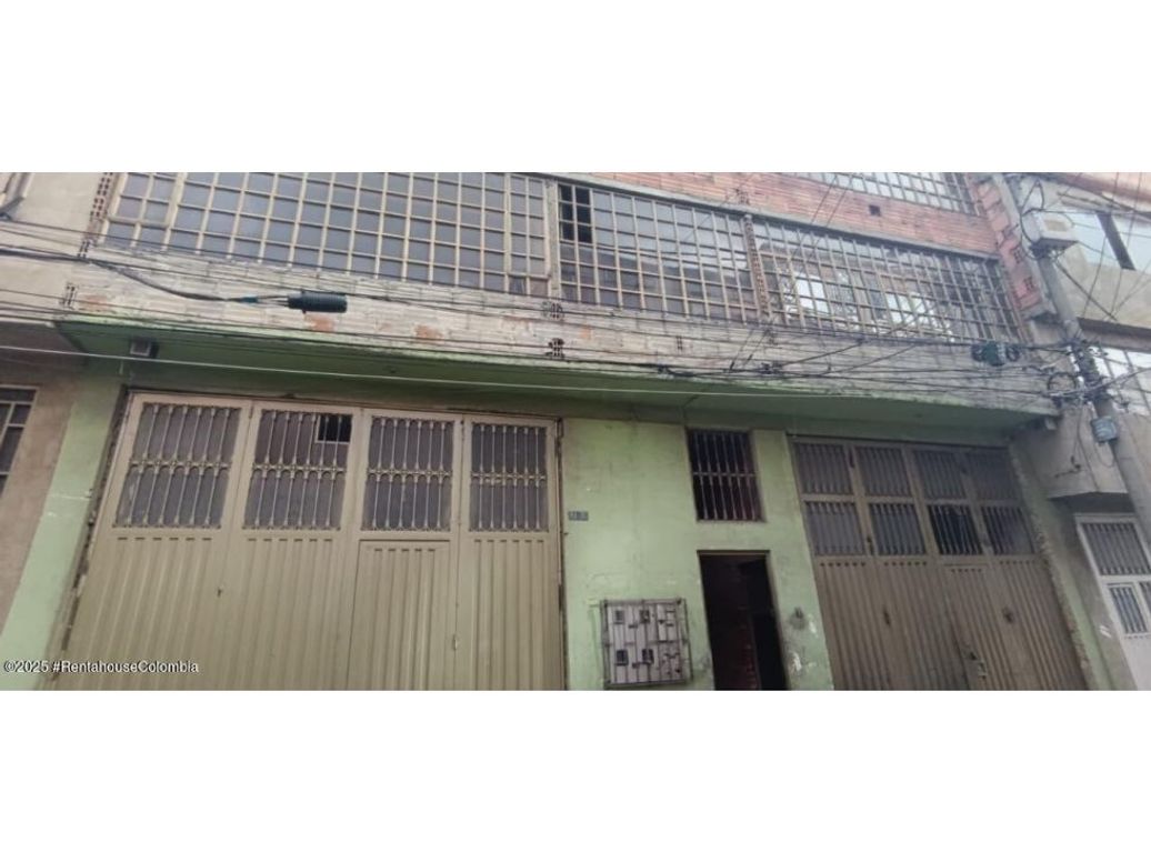 Casa de 15 alcobas en venta en María Paz, Bogotá, 288 m² · foto 18 de 19