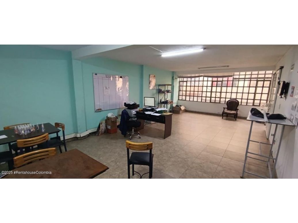 Casa de 15 alcobas en venta en María Paz, Bogotá, 288 m² · foto 2 de 19