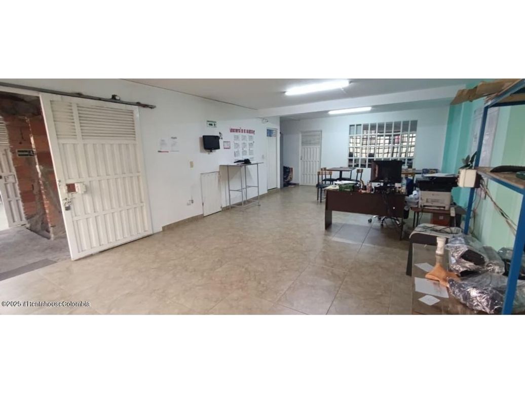 Casa de 15 alcobas en venta en María Paz, Bogotá, 288 m² · foto 5 de 19