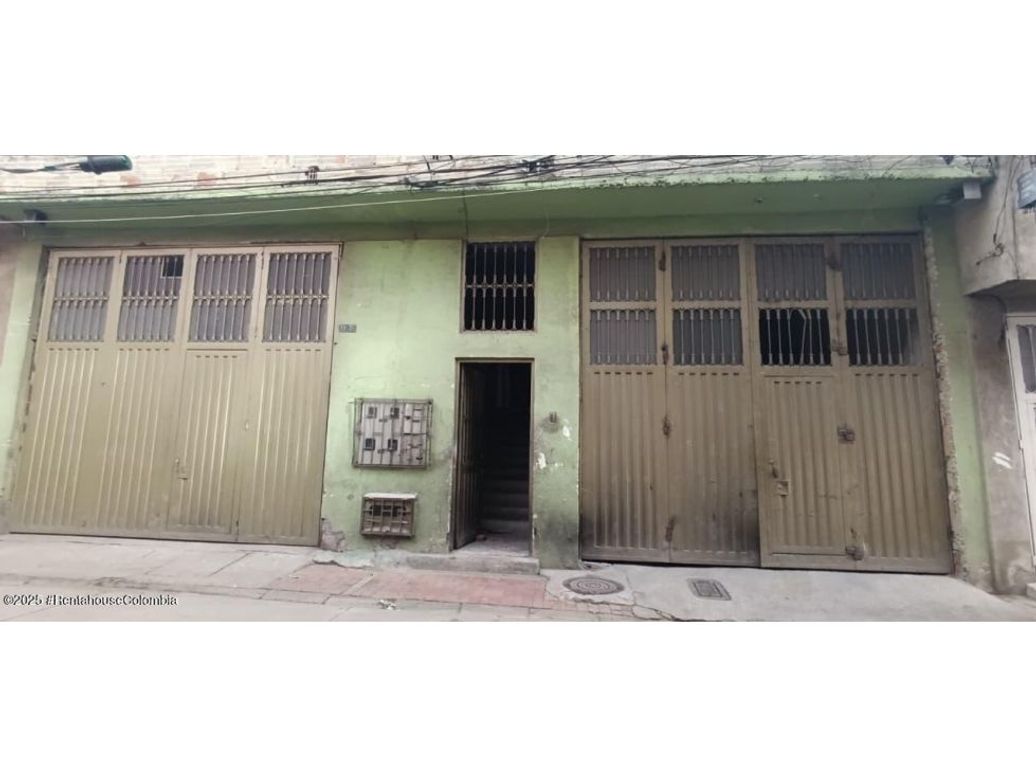 Casa de 15 alcobas en venta en María Paz, Bogotá, 288 m² · foto 17 de 19