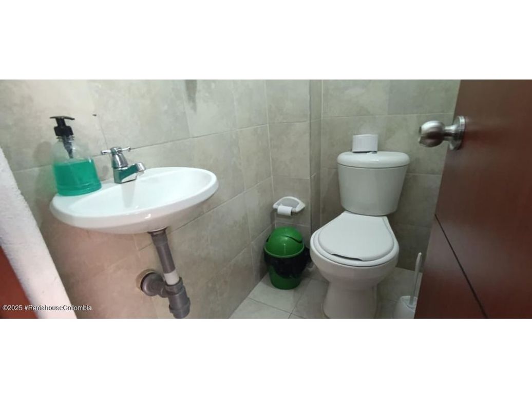 Casa de 15 alcobas en venta en María Paz, Bogotá, 288 m² · foto 13 de 19