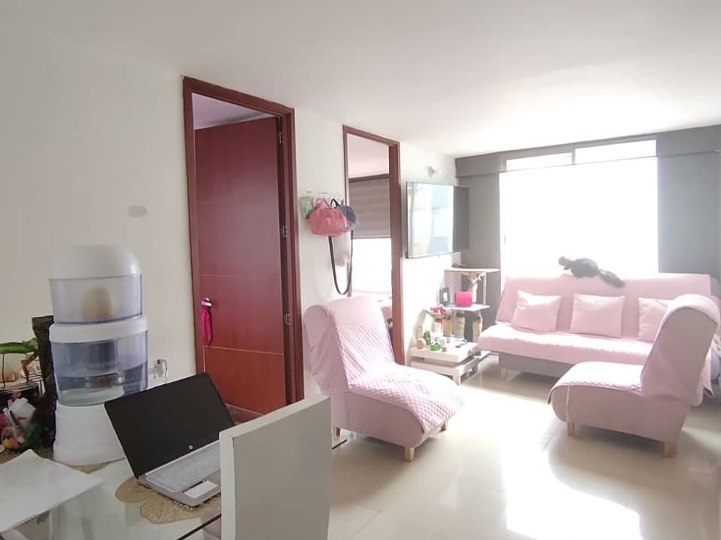 Apartamento de 3 alcobas en venta en San Antonio Nor - Occidental, Bogotá, 56 m² · foto 2 de 12