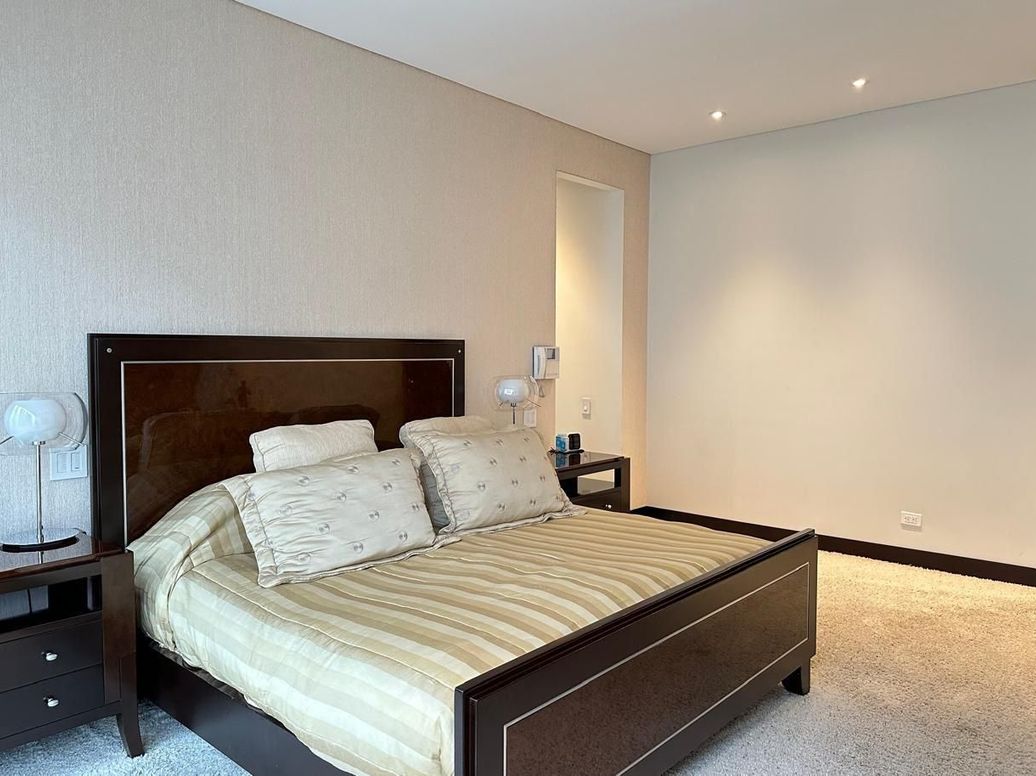 Apartamento de 4 alcobas en venta en Los Rosales, Bogotá, 300 m² · foto 4 de 20