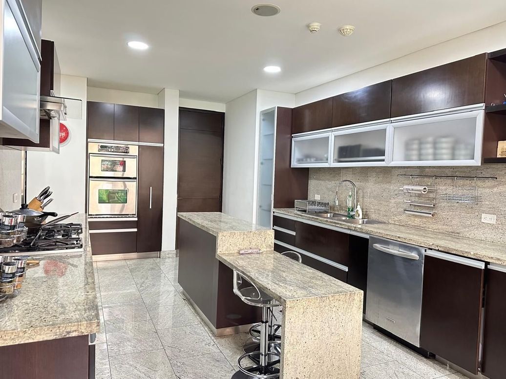 Apartamento de 4 alcobas en venta en Los Rosales, Bogotá, 300 m² · foto 20 de 20