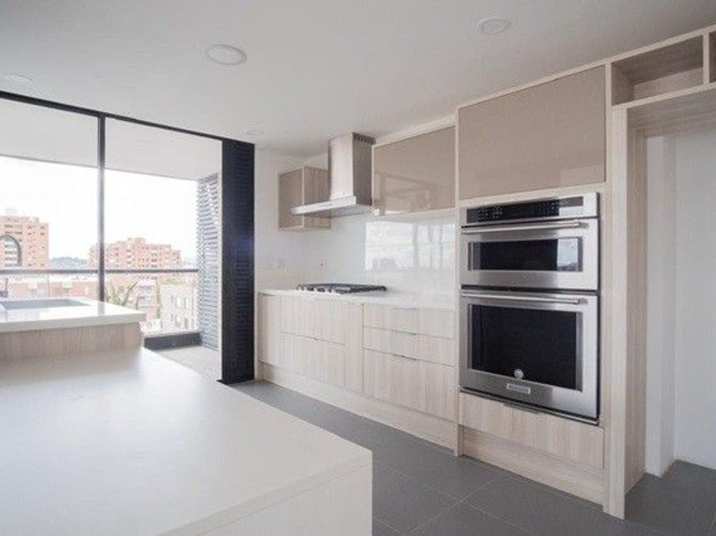 Apartamento de 2 alcobas en venta en Santa Ana Occidental, Bogotá, 144 m² · foto 4 de 18