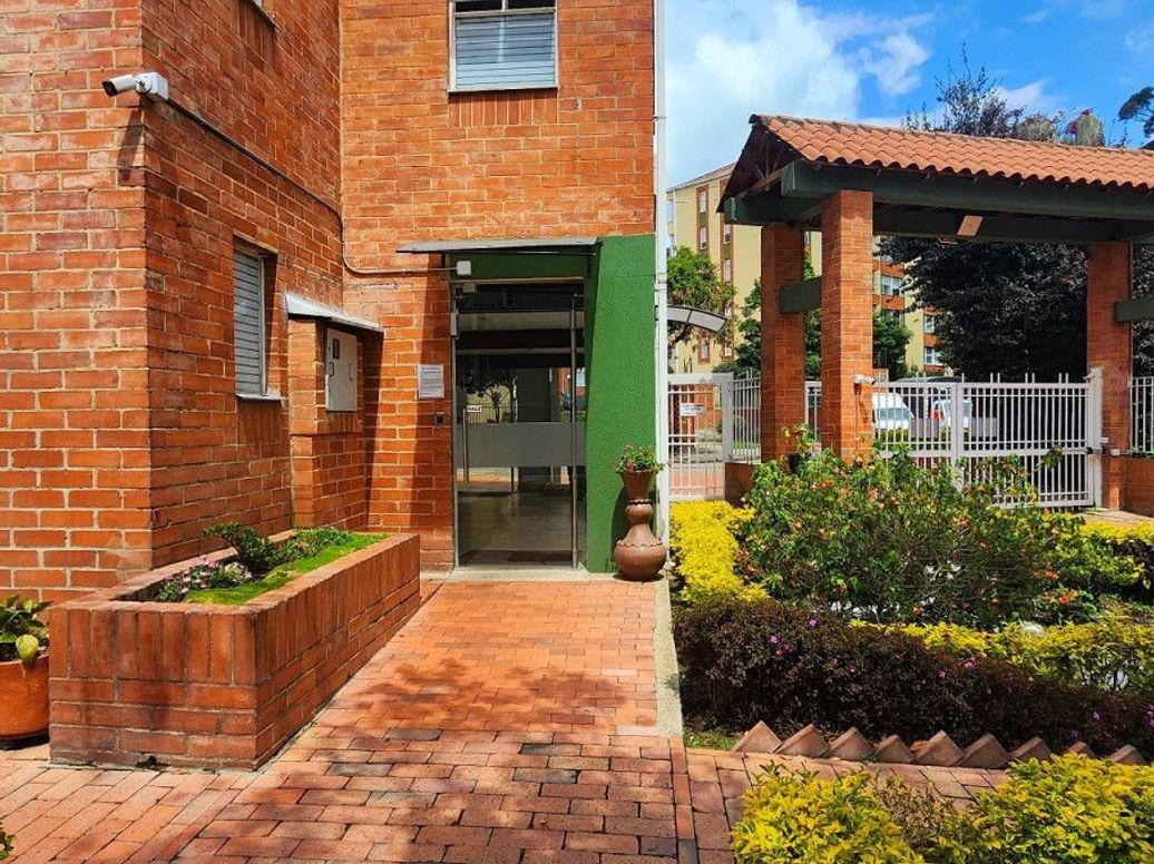 Apartamento de 3 alcobas en venta en El Redil, Bogotá, 73 m² · foto 4 de 20