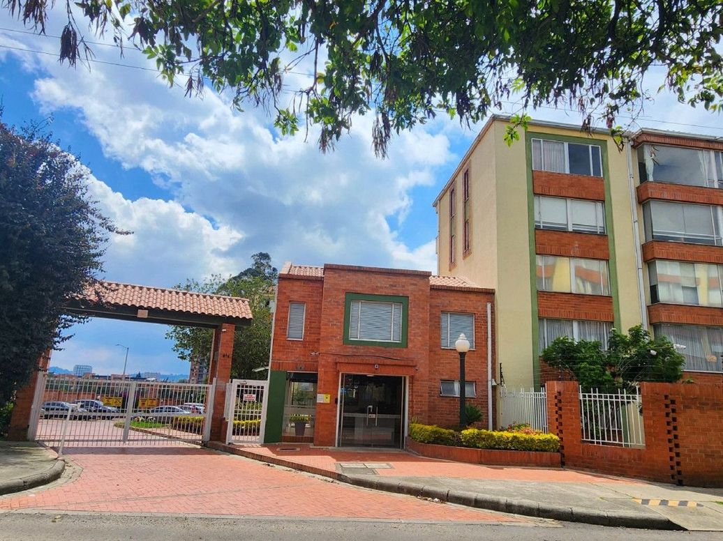 Apartamento de 3 alcobas en venta en El Redil, Bogotá, 73 m² · foto 2 de 20