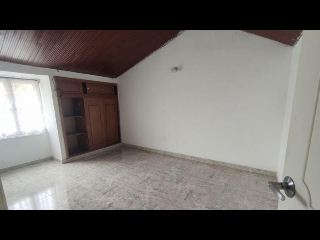 Casa de 4 alcobas en venta en Villa Luz, Bogotá, 300 m² · foto 15 de 20