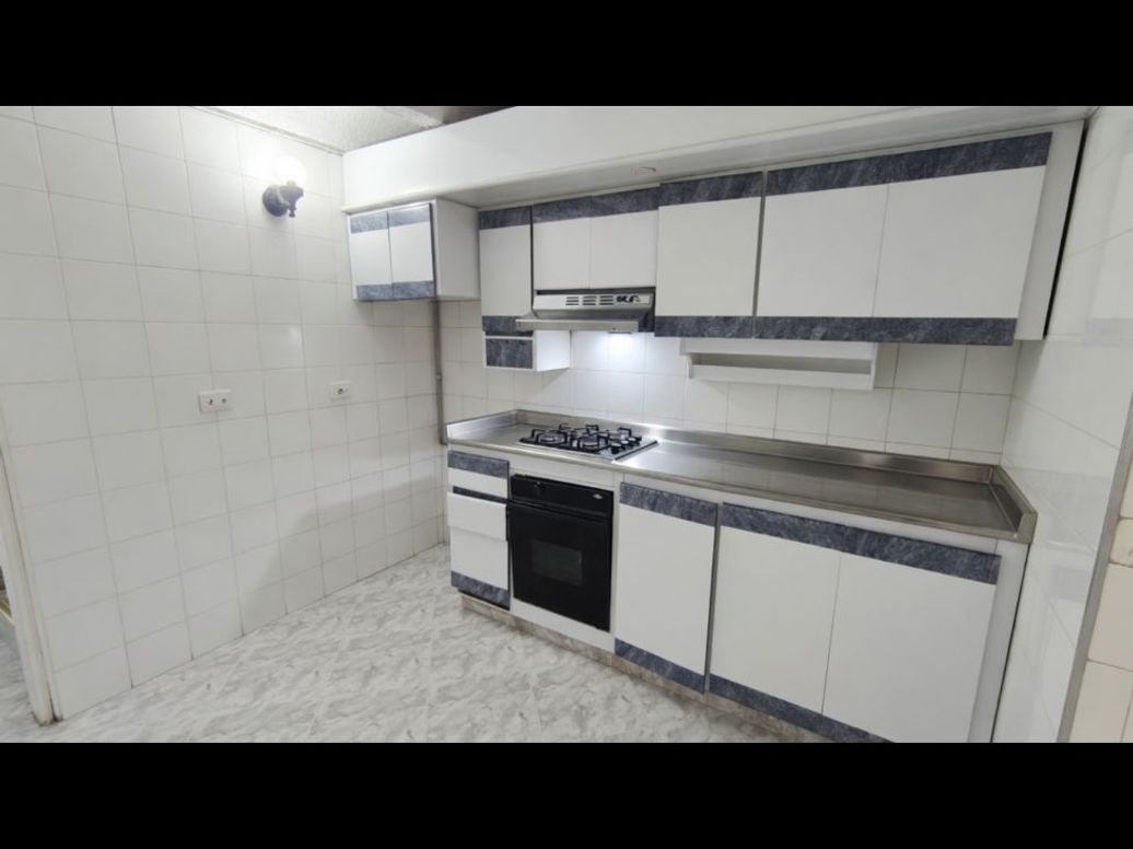 Casa de 4 alcobas en venta en Villa Luz, Bogotá, 300 m² · foto 9 de 20