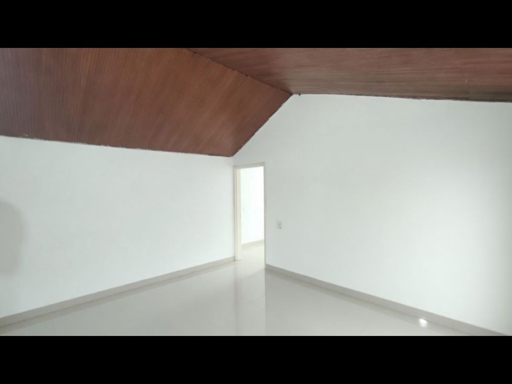 Casa de 4 alcobas en venta en Villa Luz, Bogotá, 300 m² · foto 16 de 20